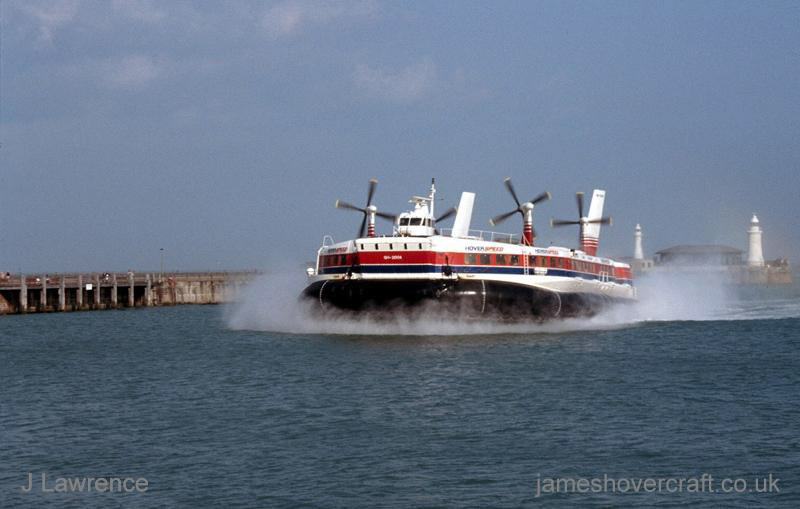 The SRN4 with Hoverspeed in Dover - Swift arriving at Dover Hoverport (submitted by Pat Lawrence).